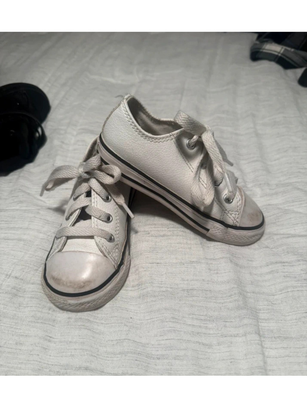 Converse white leather shoes 8c